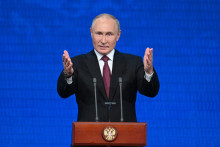 Šéf Kremľa Vladimir Putin sa dlho zdráhal vyhlásiť mobilizáciu, pretože vedel, že takýto krok bude v spoločnosti prijatý s hlbokou nevôľou. FOTO TASR/AP