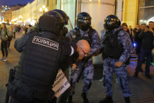 Protesty proti mobilizácii v Rusku. FOTO: Reuters