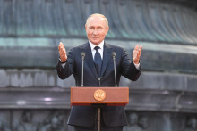 Rastúci pocit nepokoja obyčajného Rusa prehlbuje nielen Putinova eskalácia vojny, ale aj jeho stupňujúce sa jadrové hrozby a silnejúce dopady sankcií. FOTO: Reuters