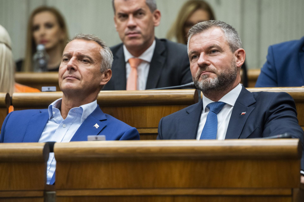 Poslanci Richard Raši a Peter Pellegrini za mimoparlamentnú stranu Hlas. FOTO: TASR/Jaroslav Novák