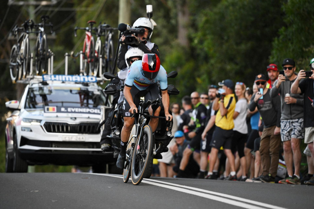 Belgický cyklista Remco Evenepoel počas majstrovstiev sveta v v austrálskom Wollongongu, ktoré vyhral. FOTO: Reuters