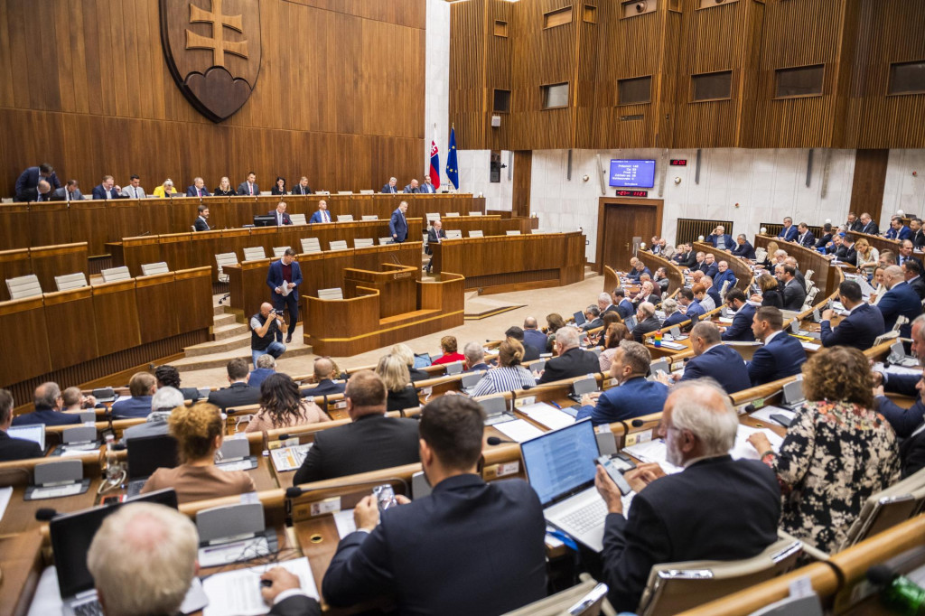 Na snímke poslanci parlamentu počas rokovania 72. schôdze Národnej rady. FOTO: TASR/Jaroslav Novák