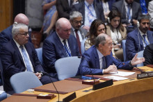 Ruský minister zahraničných vecí Sergej Lavrov hovorí počas zasadnutia Bezpečnostnej rady OSN. FOTO: TASR/AP