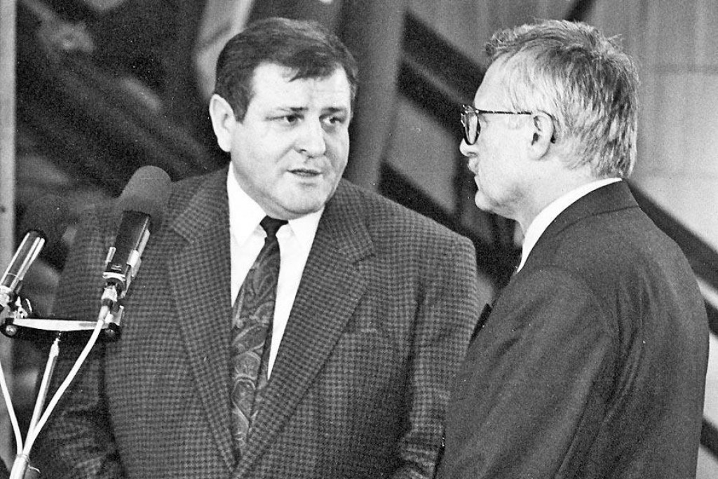 Proces rozpadu ČSFR sprevádzali na jeseň 1992 aj nezhody a ostré výmeny názorov medzi Vladimírom Mečiarom a Václavom Klausom.