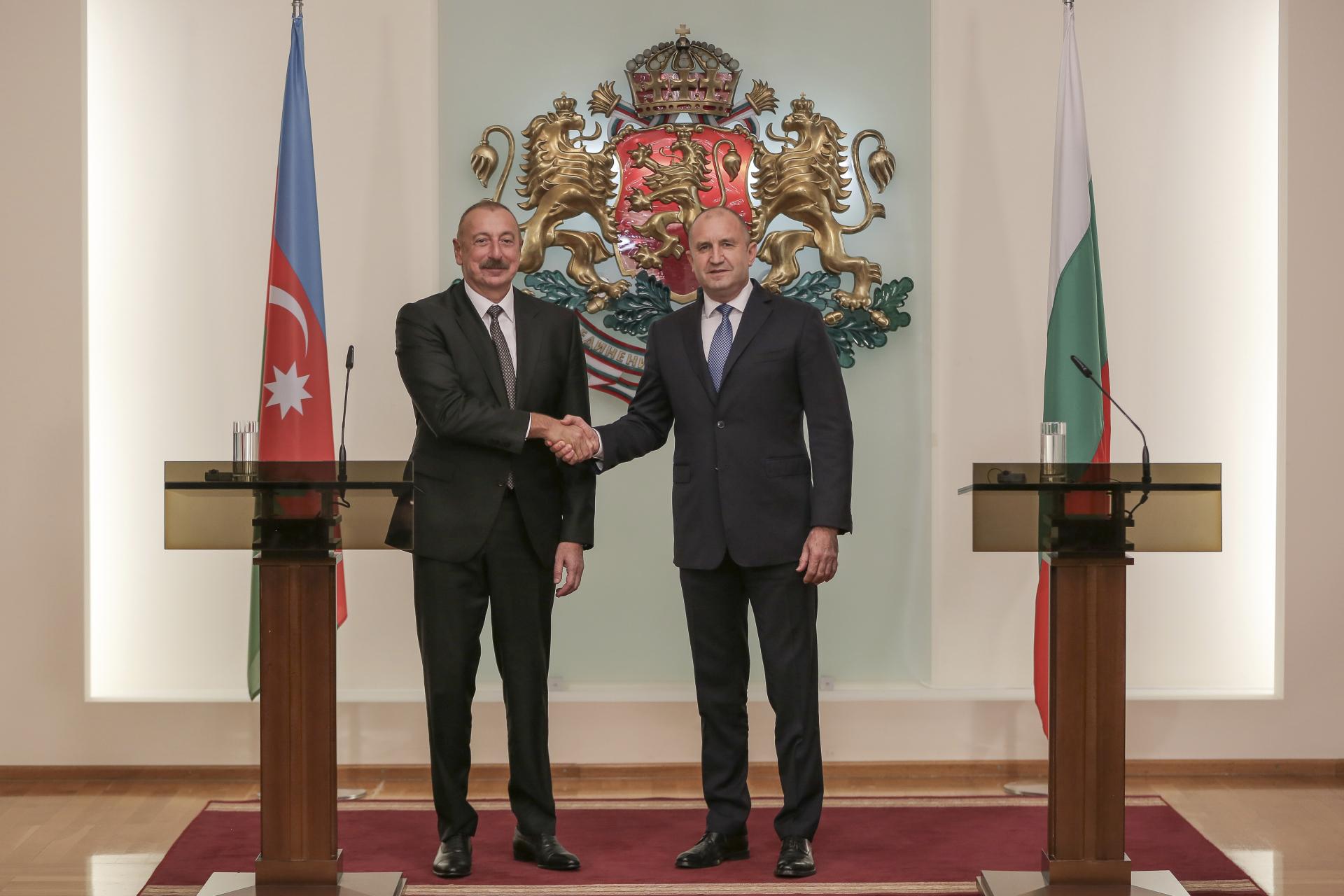 Bulharsko, Rumunsko, Maďarsko a Slovensko ponúkli pomoc s dopravou plynu z Azerbajdžanu