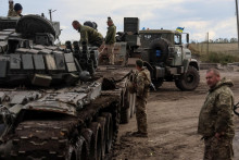 Príslušníci ukrajinskej armády. FOTO: reuters