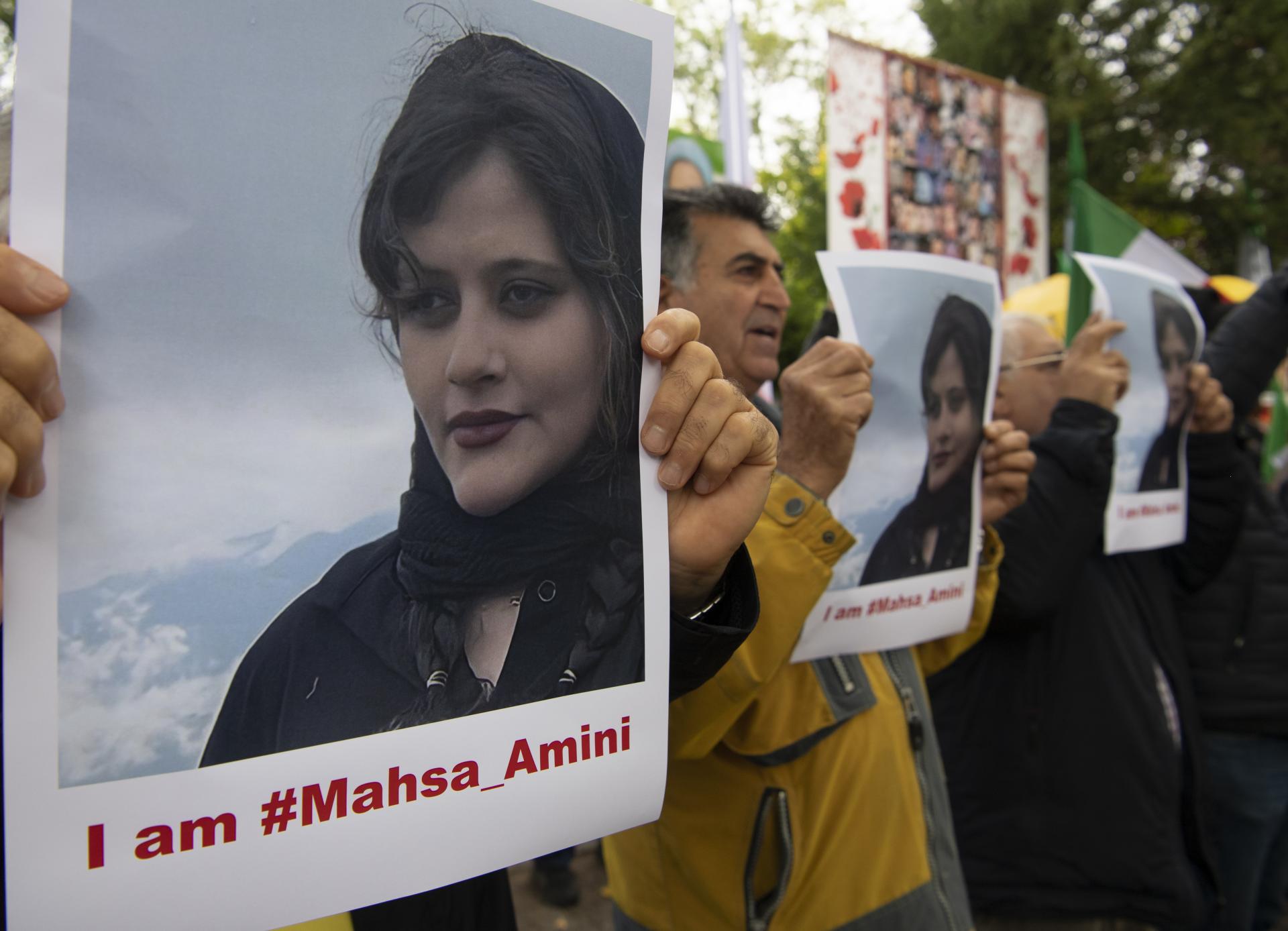 V Paríži i v Turecku vyjadrovali nespokojnosť s postupom Iránu voči protestom