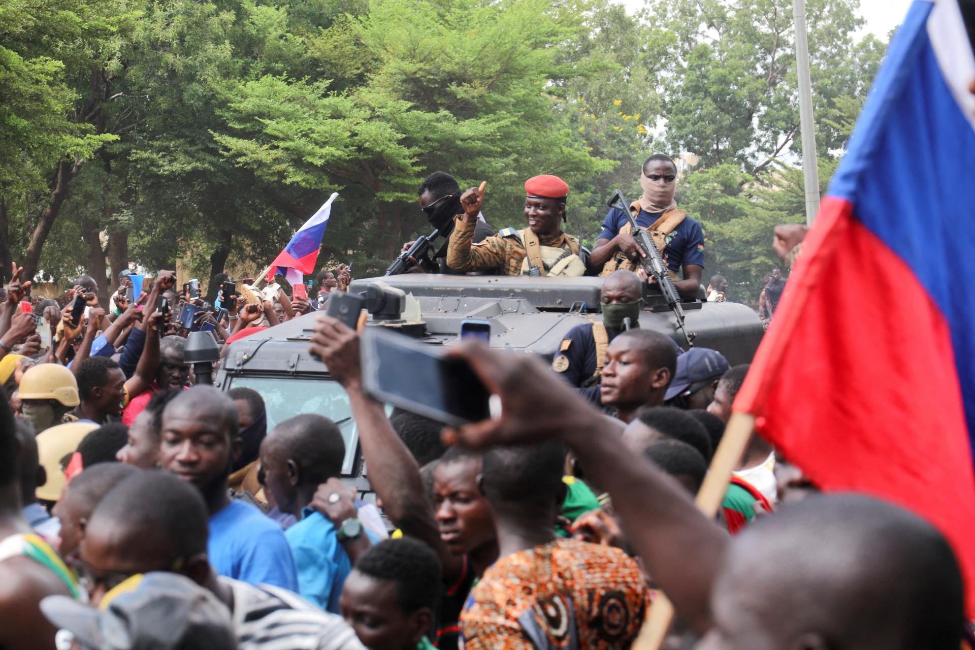 Situácia v Burkine Faso sa podľa pučistov vracia pod kontrolu