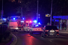 Najmenej štyri obete si vyžiadala zrážka auta s čakajúcimi ľuďmi na autobusovej zastávke v centre Bratislavy. FOTO: TASR/P. Zachar