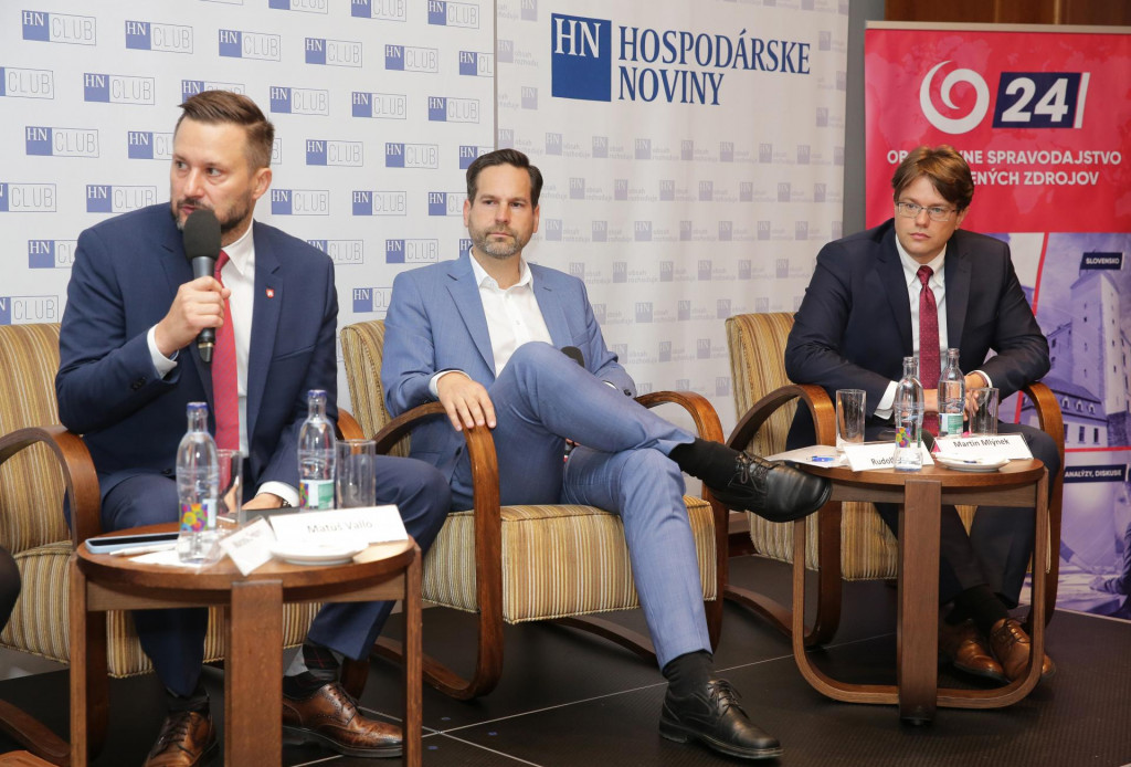 Predvolebný HNClub. Aká by mala byť budúcnosť Bratislavy? Diskutujú Matúš Vallo, Rudolf Kusý a Martin Mlýnek. FOTO: HN/Peter Mayer
