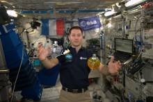 Francúzsky astronaut Thomas Pesquet z medzinárodnej vesmírnej stanice nahral video, v ktorom ľudí vyzýva k väčšej zodpovednosti voči planéte.