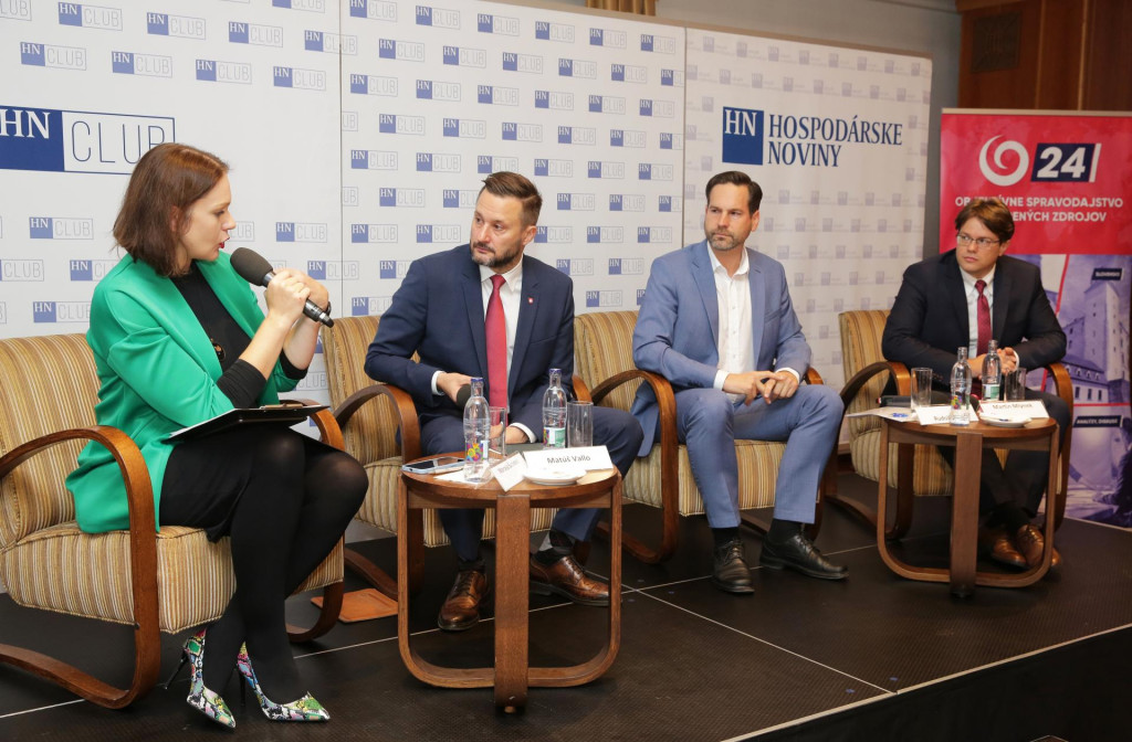 Predvolebn&yacute; HN CLUB Ak&aacute; by mala byť bud&uacute;cnosť Bratislavy- Mat&uacute;&scaron; Vallo, Rudolf Kus&yacute;, Martin Ml&yacute;nek SN&Iacute;MKA: Peter Mayer