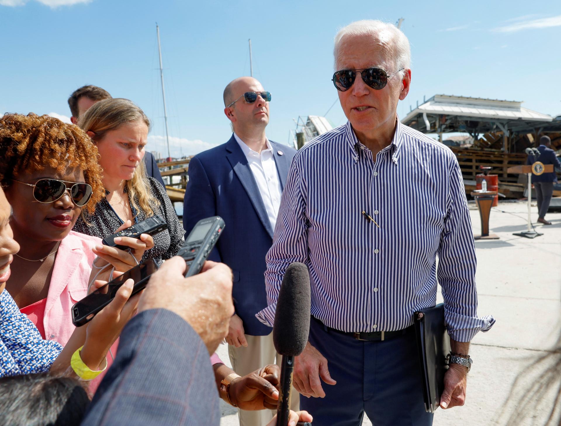 Biden navštívil spustošenú Floridu, obyvateľom sľúbil pomoc s obnovou