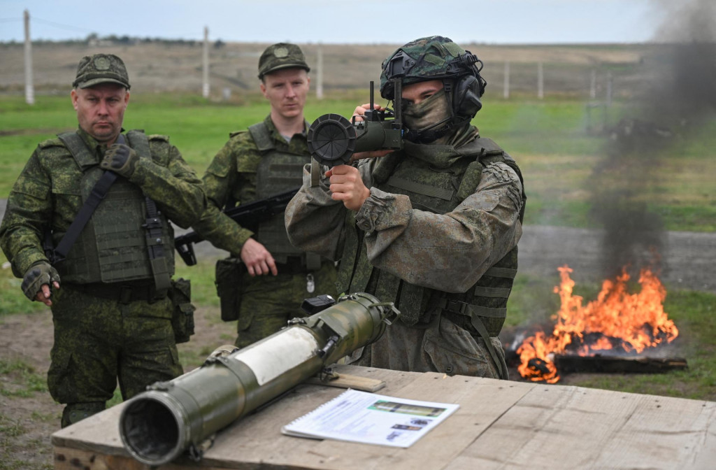 Mobilizovaní ruskí rezervisti trénujú v Rostovskej oblasti. FOTO: Reuters