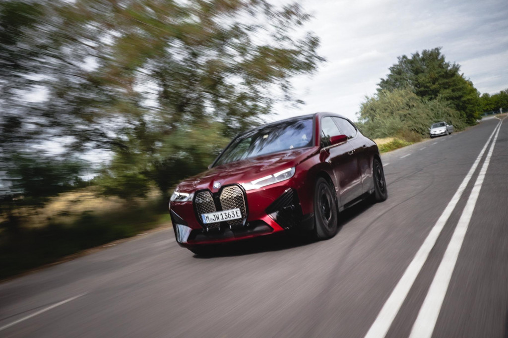 BMW iX M60