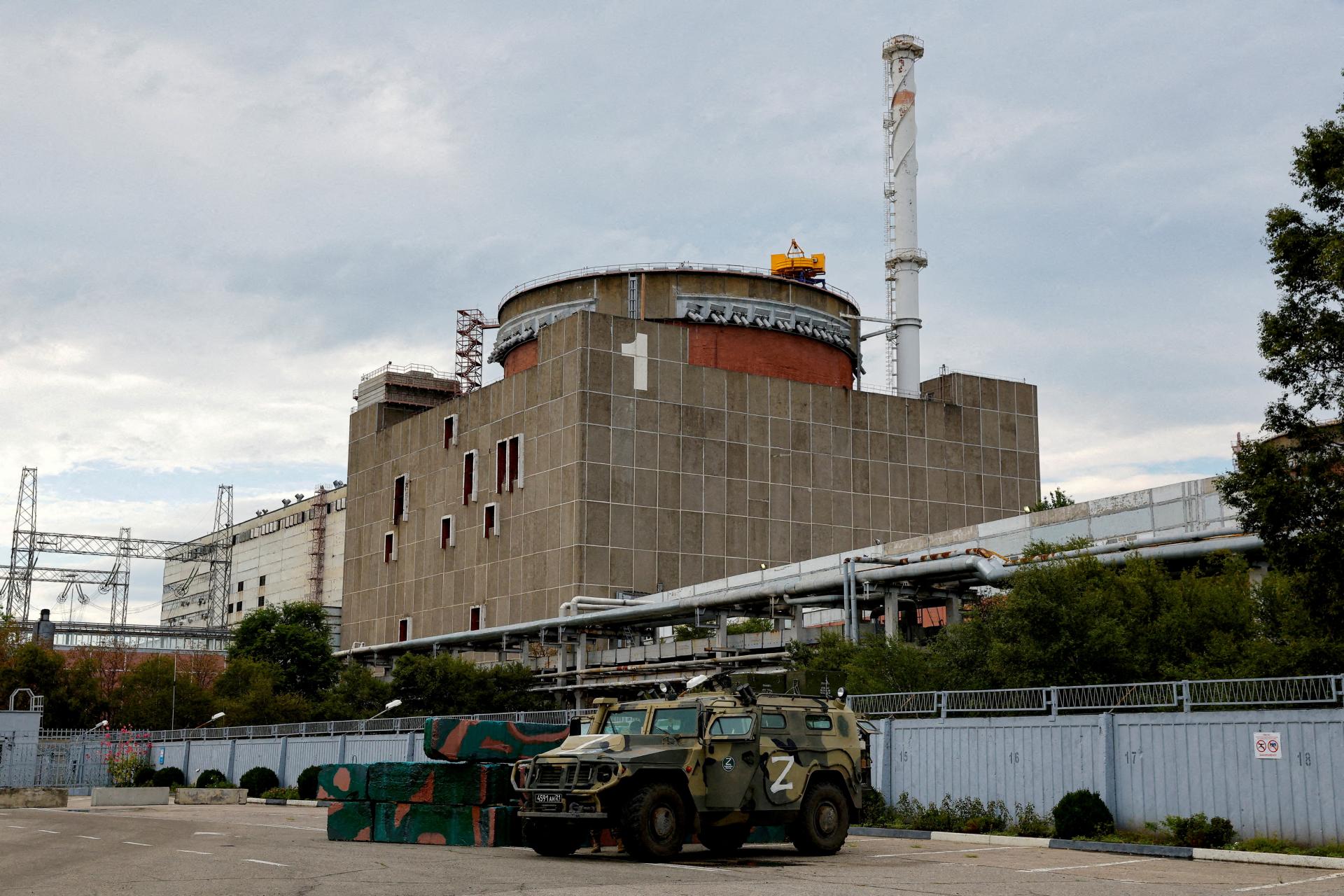 Záporožská jadrová elektráreň je po ostreľovaní odpojená od siete. OSN nalieha na zriadenie ochrannej zóny