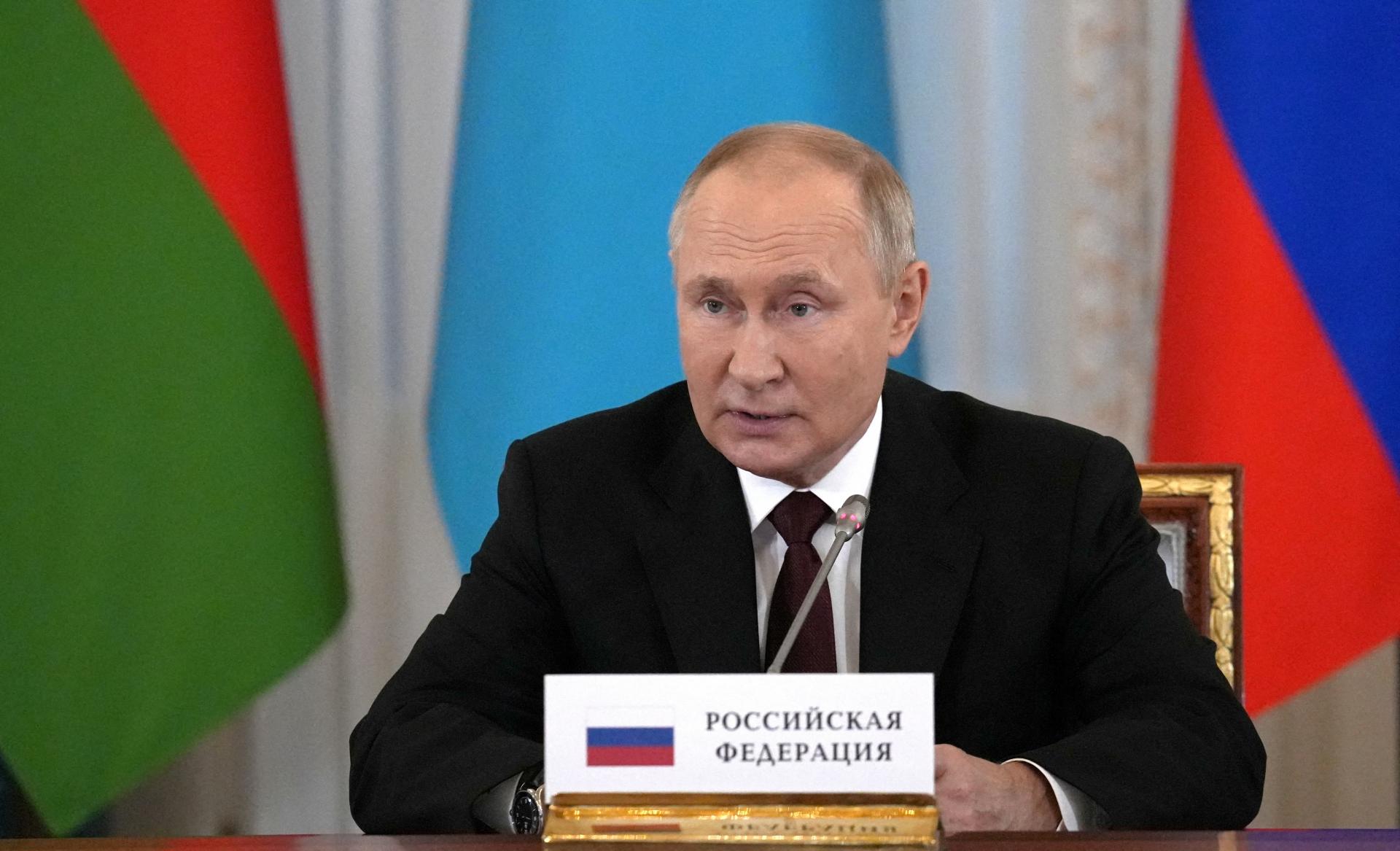 Putin bude mať v pondelok zasadnutie Rady bezpečnosti, oznámil Kremeľ