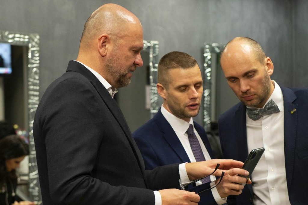 L&iacute;der strany Sloboda a Solidarita Richard Sul&iacute;k, Martin Klus a Karol Galek. FOTO: TASR/Pavel Neubauer