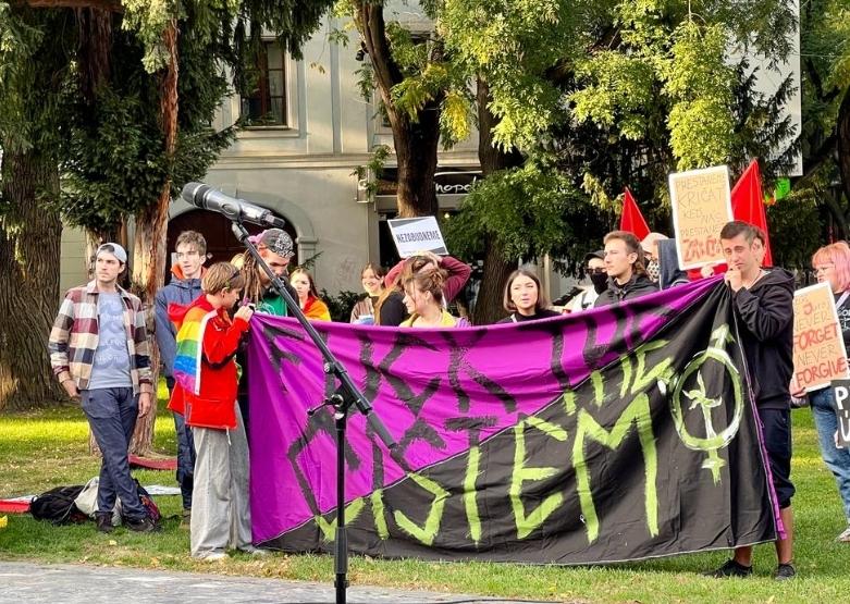 Dav ľudí v Bratislave demonštroval na podporu LGBTI komunity