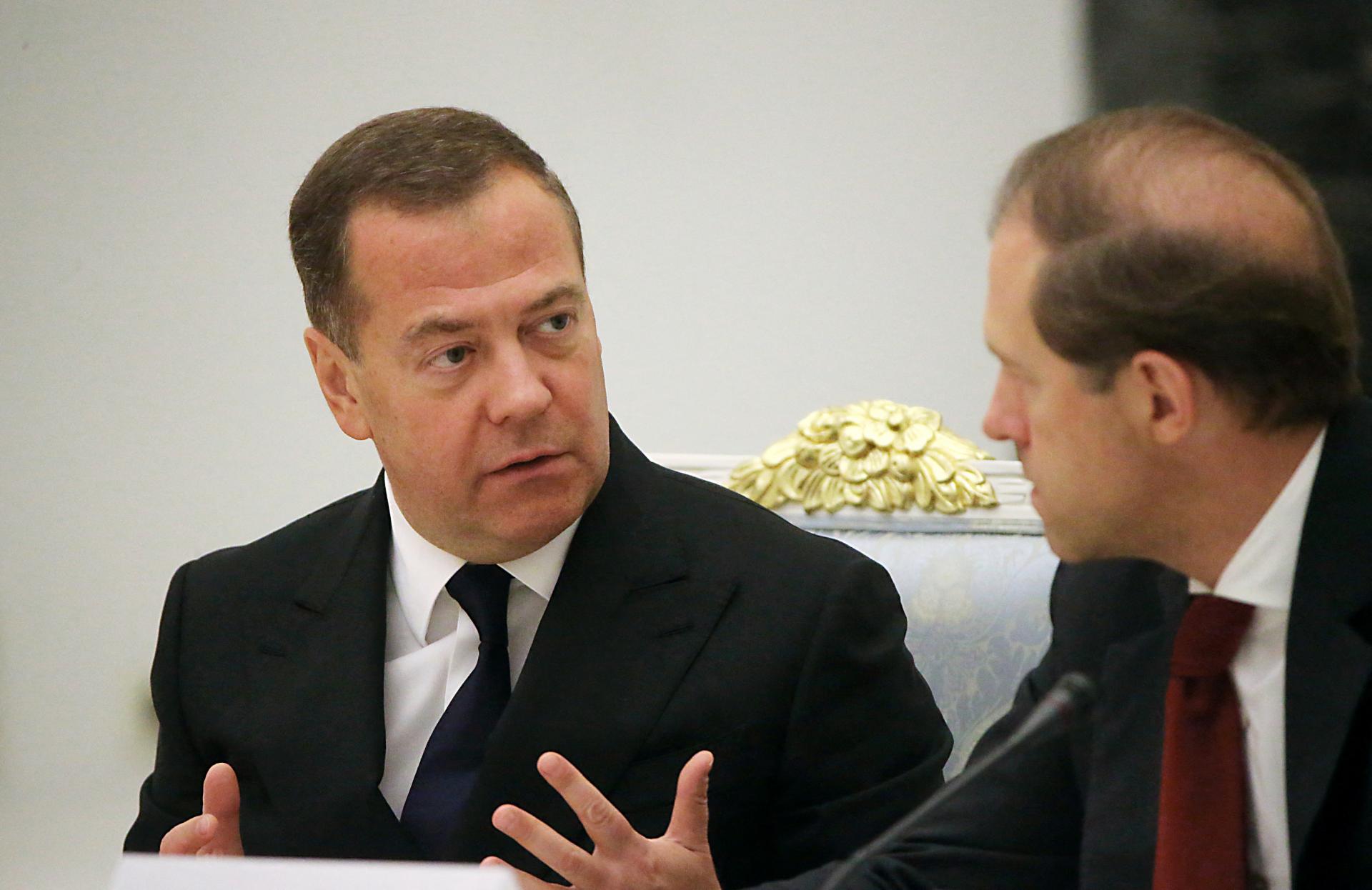 Medvedev varuje Izrael pred dodávkami zbraní na Ukrajinu. Naše vzájomné vzťahy sa tým zničia, tvrdí