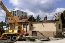 Ak chcete rekonštruovať váš starší dom, môžete ušetriť tisíce eur. FOTO: TASR/Lýdia Vojtaššáková