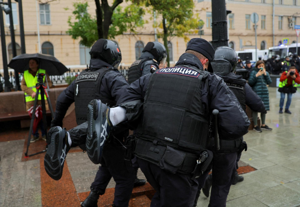 ”Čiastočná” mobilizácia v Rusku. FOTO: REUTERS