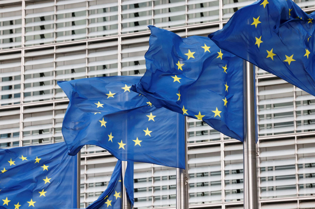 Vlajky EÚ. FOTO: Reuters