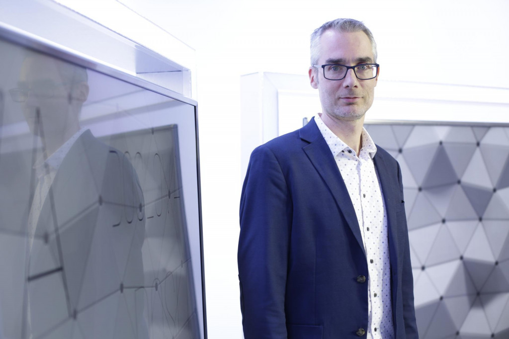 Daniel Milo, Riaditeľ Centra boja proti hybridn&yacute;m hrozb&aacute;m FOTO: HN/Filip Duffala