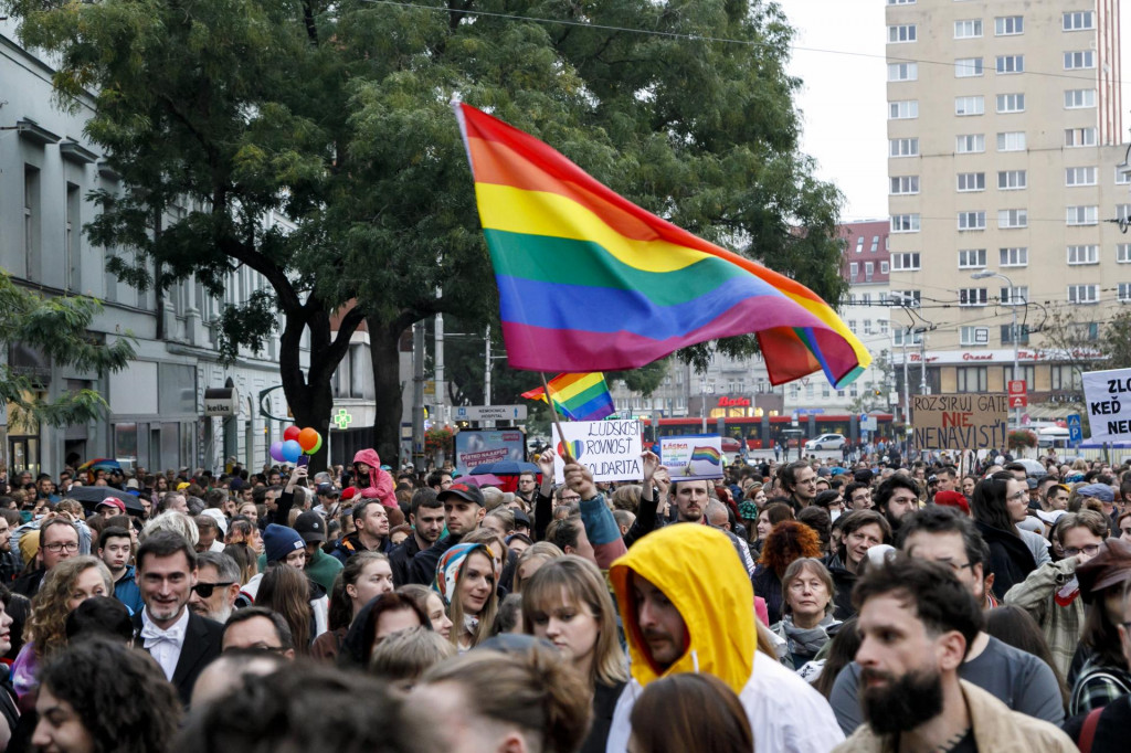 Snímka z pochodu za odsúdenie nenávisti voči LGBTI komunite v Bratislave. FOTO: TASR/Dano Veselský