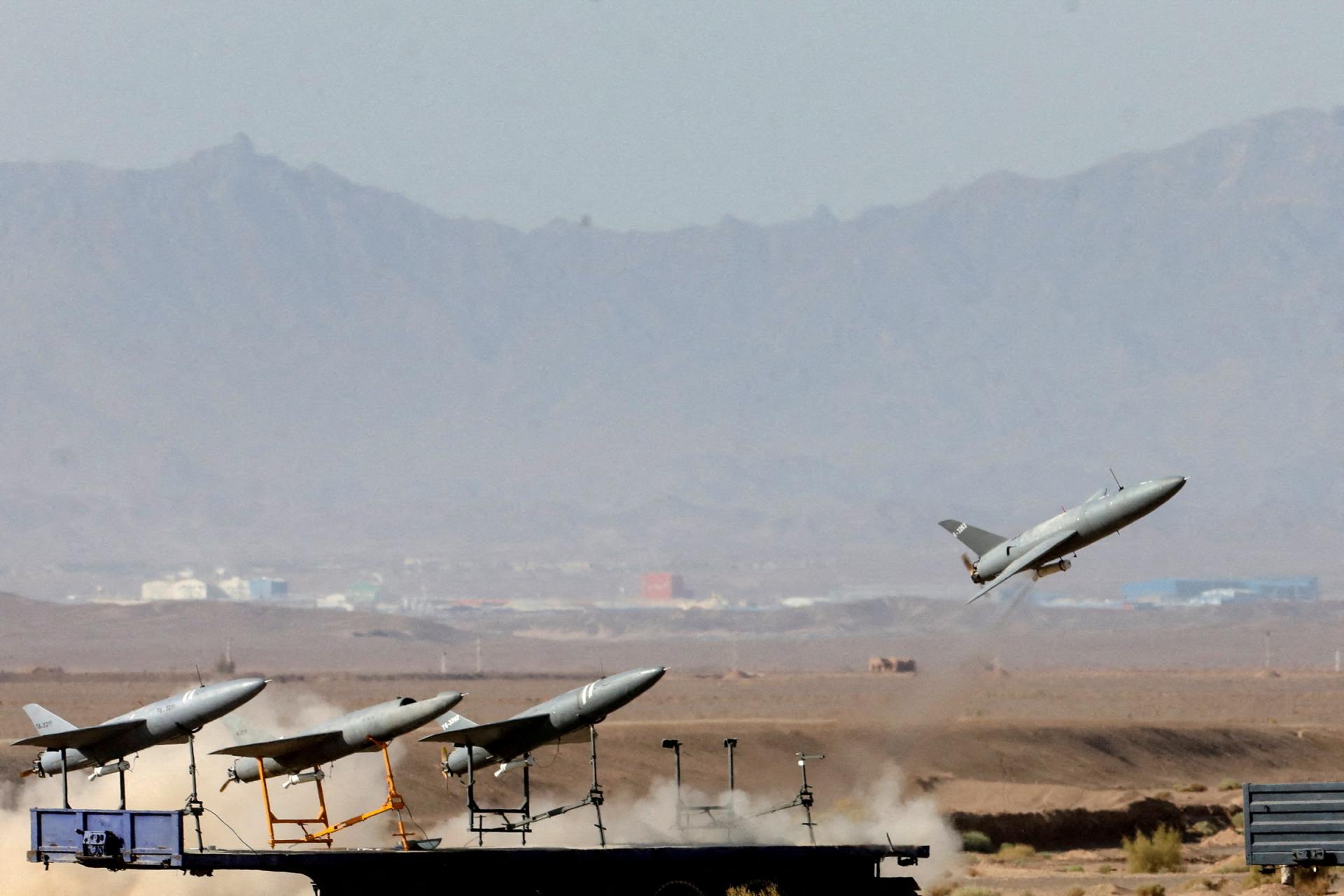 Ohavný zvuk iránskych dronov je počuť každú noc. Rusi si ich objednali ďalšie tisícky, tvrdí Zelenskyj