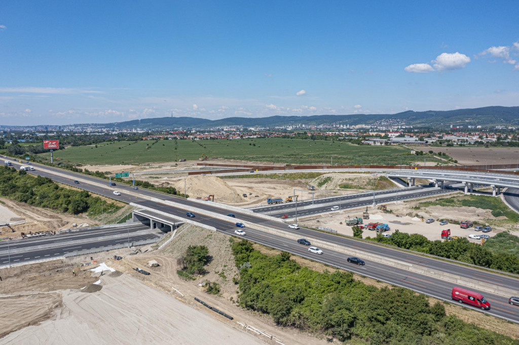 Spoločnost ENIMEDICAL spolupracovala na budovaní diaľnice D4R7. FOTO: TASR/Michal Svítok