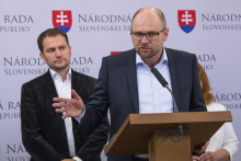 Na snímke predseda strany Sloboda a Solidarita Richard Sulík  a predseda OĽaNO Igor Matovič.

FOTO: TASR /J. Kotian
