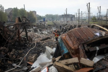 Zničená železnica. FOTO: Reuters