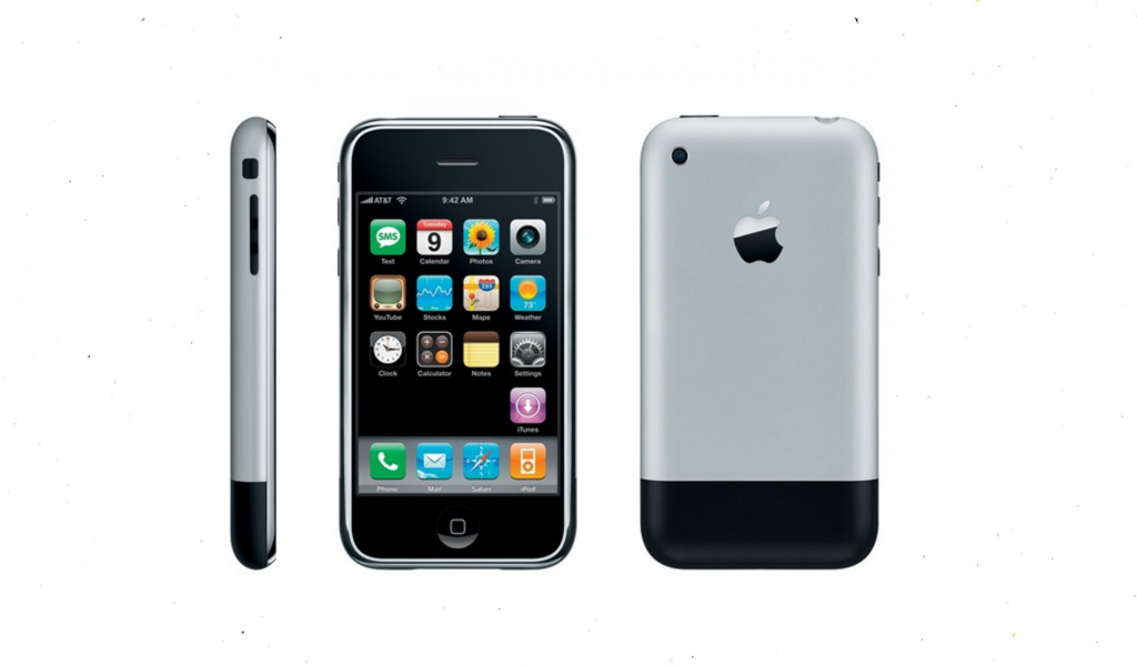 Deviateho januára 2007 predstavil Steve Jobs úplne nové zariadenie, na akcii v San Franciscu vtedy svet uzrel prvú generáciu iPhonu. FOTO: Apple.com