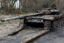 Zničený ruský tank. FOTO: Reuters