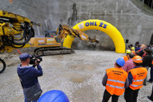 Slávnostný začiatok razenia tunela Čebrať na diaľničnom úseku D1 Ivachnová – Hubová sa udial ešte 19. septembra 2014. FOTO: TASR/O. Ondráš
