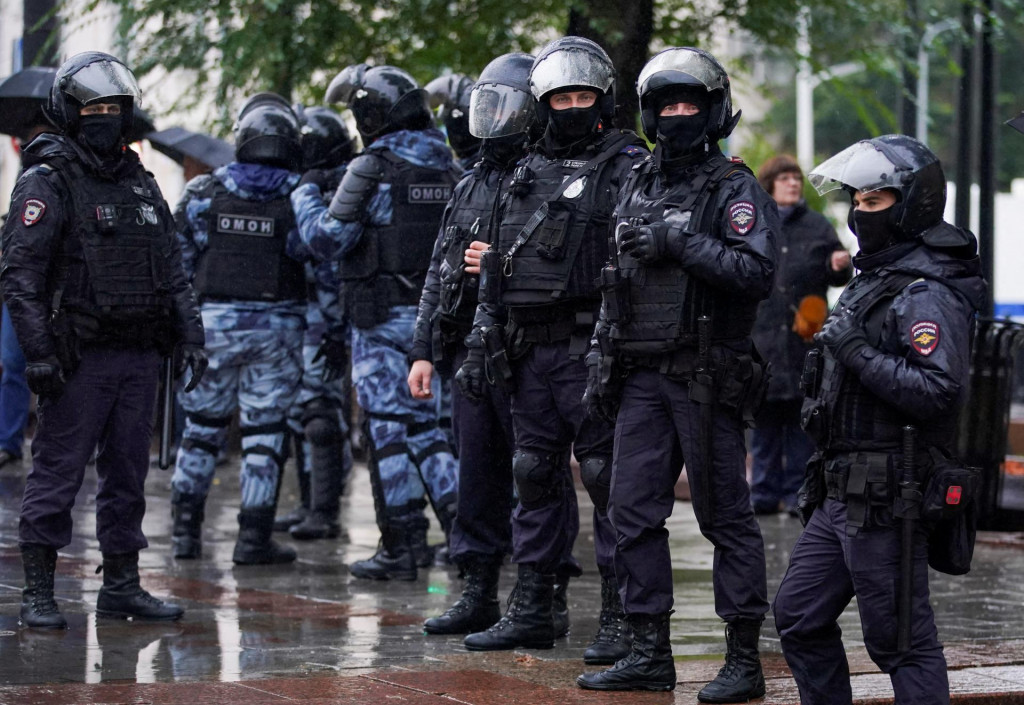 Ruskí policajti. FOTO: Reuters