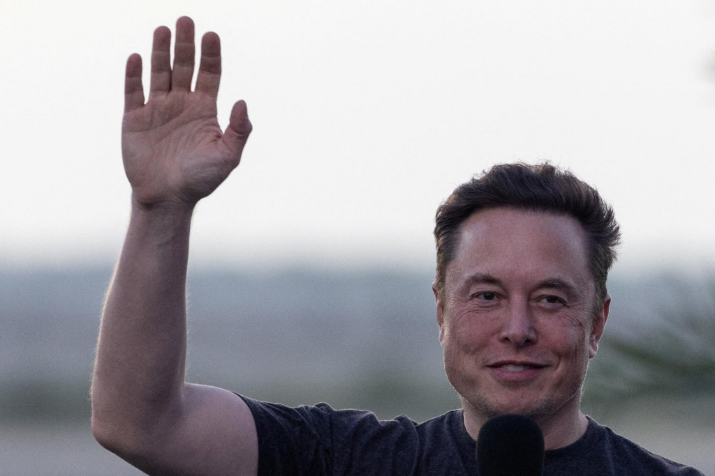 Elon Musk v rámci prvých krokov na čele Twitteru prepustil generálneho riaditeľa Paraga Agrawala, finančného riaditeľa Neda Segala a ďalšieho vysokopostaveného predstaviteľa tejto spoločnosti. FOTO: Reuters