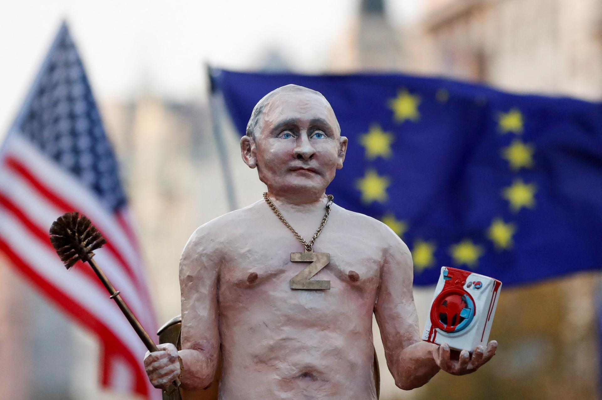 Skončí Putin ako zavraždený Caesar? Blokovať prístavy a dobývať susedov sa často vypomstí
