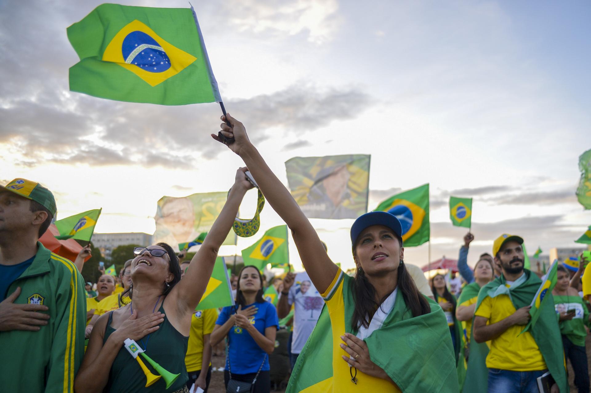 Bolsonarovi podporovatelia zablokovali cesty vo viacerých brazílskych štátoch