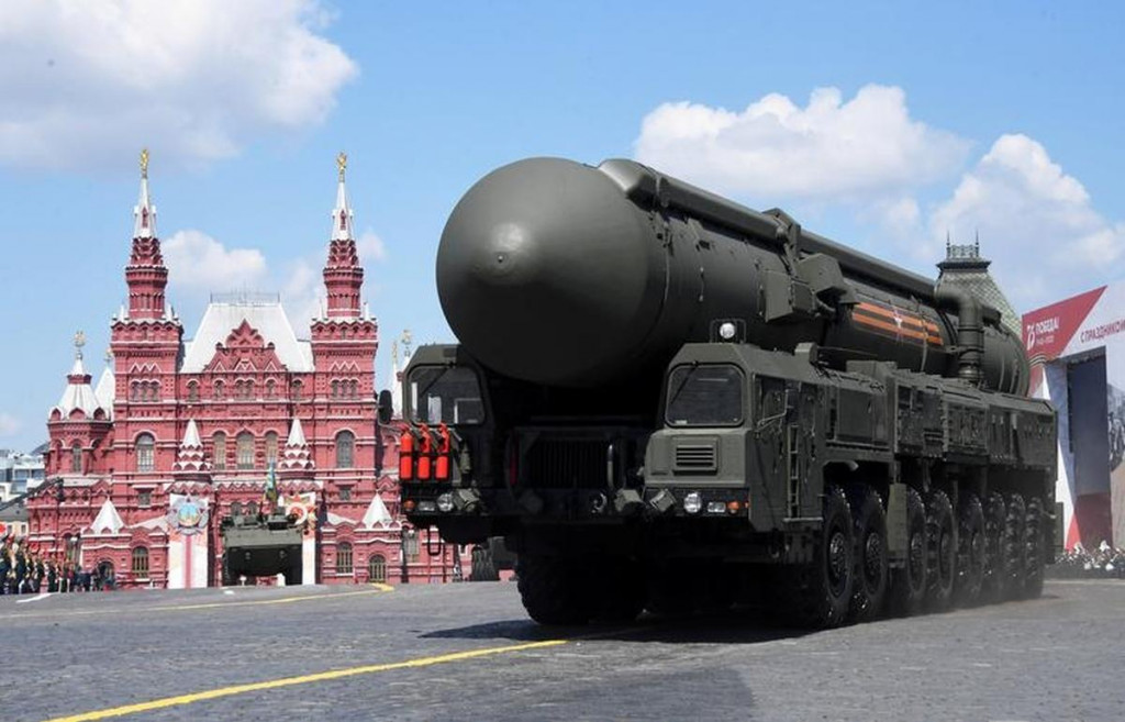 Raketový systém Jars počas vojenskej prehliadky v Moskve v roku 2020. FOTO: Reuters