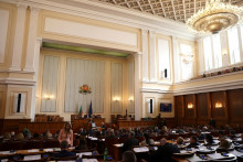 Parlament v Bulharsku počas diskusií pred hlasovaním o poskytnutí vojenskej pomoci Ukrajine. FOTO: Reuters