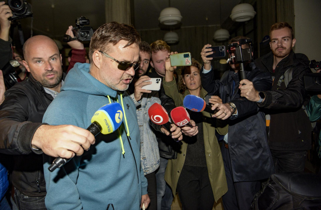 Na snímke obvinený Dušan Dědeček prichádza na Krajský súd v Bratislave 14. októbra 2022.  FOTO: TASR/P. Zachar