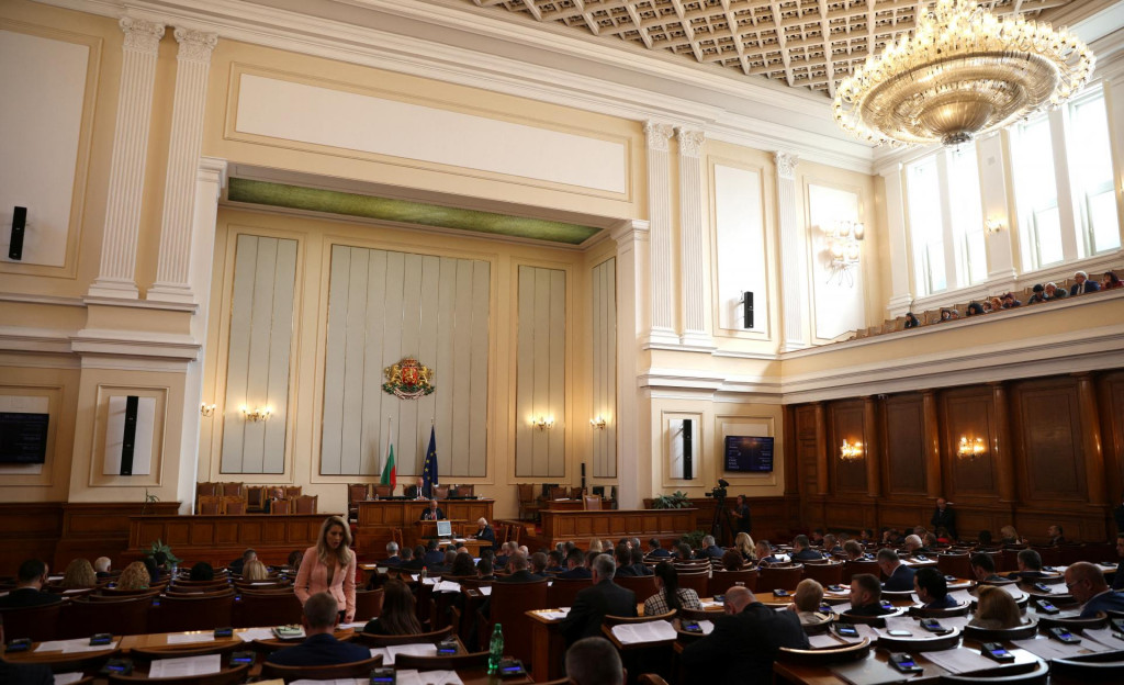 Parlament v Bulharsku počas diskusií pred hlasovaním o poskytnutí vojenskej pomoci Ukrajine. FOTO: Reuters