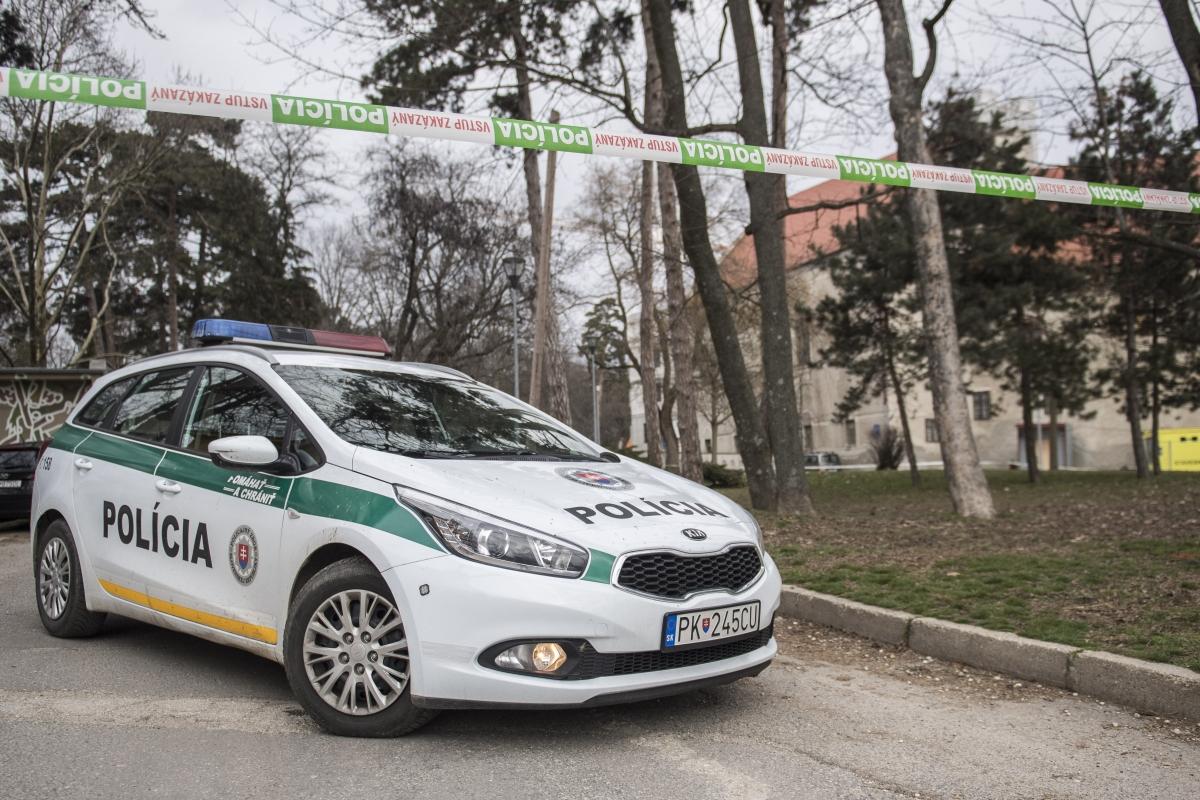 V okrese Trebišov prišiel o život 50-ročný chodec, neznámy vodič ušiel