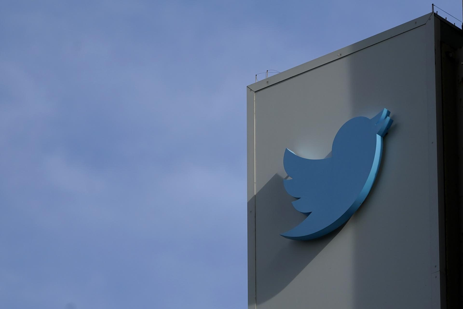 Twitter kvôli voľbám odkladá poskytovanie overovacích ikon predplatiteľom