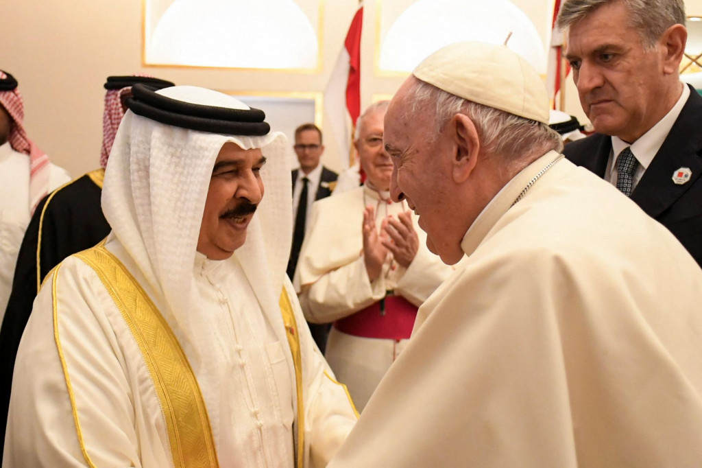 Pápež František na návšteve Bahrajnu.