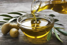 Olivový olej nie je skvelý len pri varení, ale aj upratovaní.