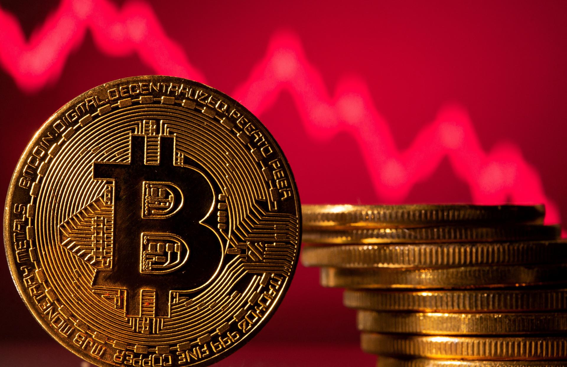 Kryptomeny prudko padajú, bitcoin klesol pod 17-tisíc dolárov. Problémy kryptoburzy trápia celé odvetvie