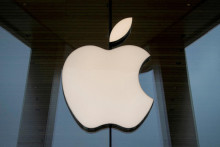 Apple sa snaží z oslovenia Hey Siri odstrániť slovíčko Hey. Vôbec to však nie je jednoduché. FOTO: Brendan Mcdermid/Reuters
